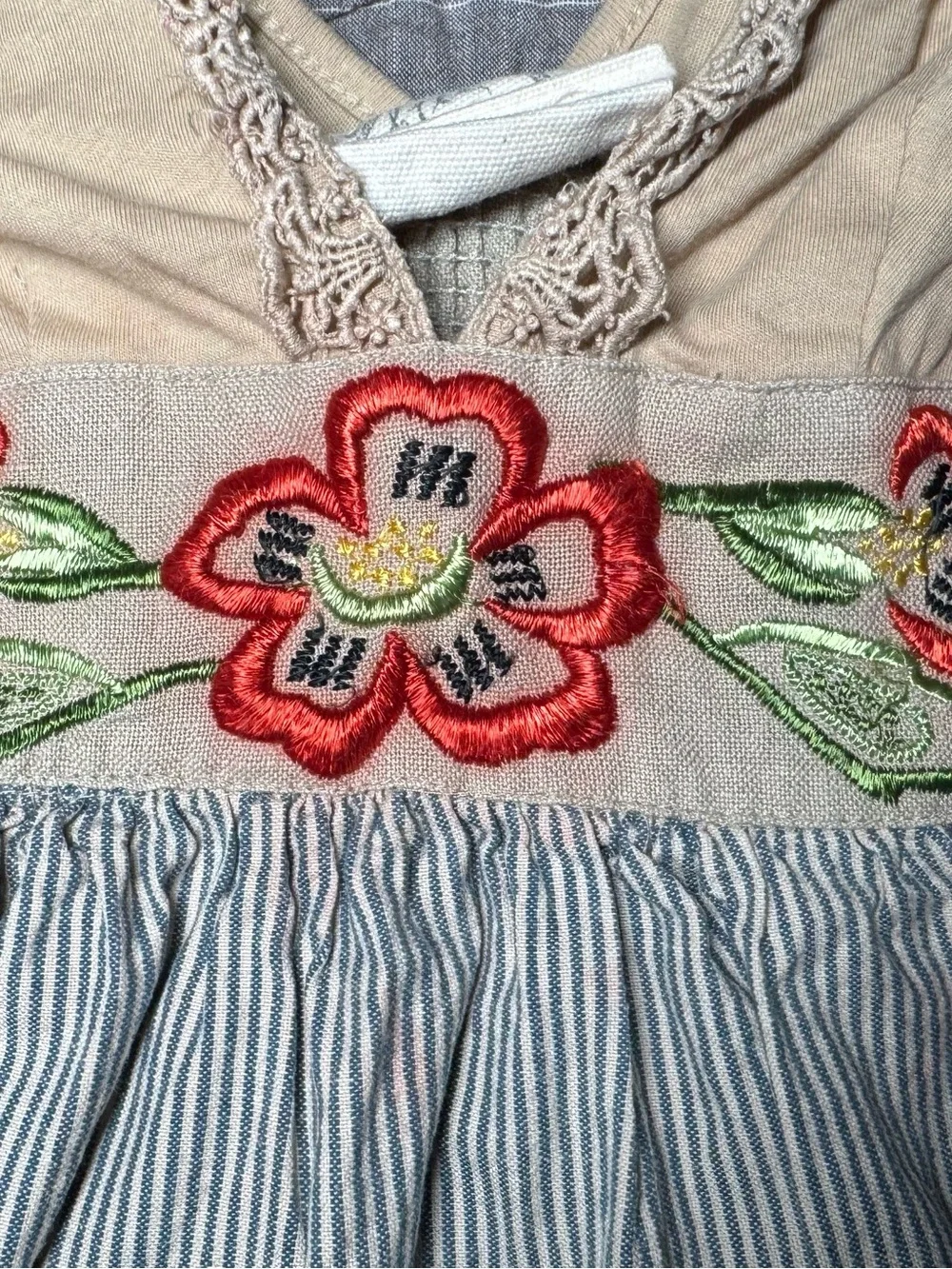 Free People Vintage Mixed Fabric Embroidered V-Neck Camisole - XS